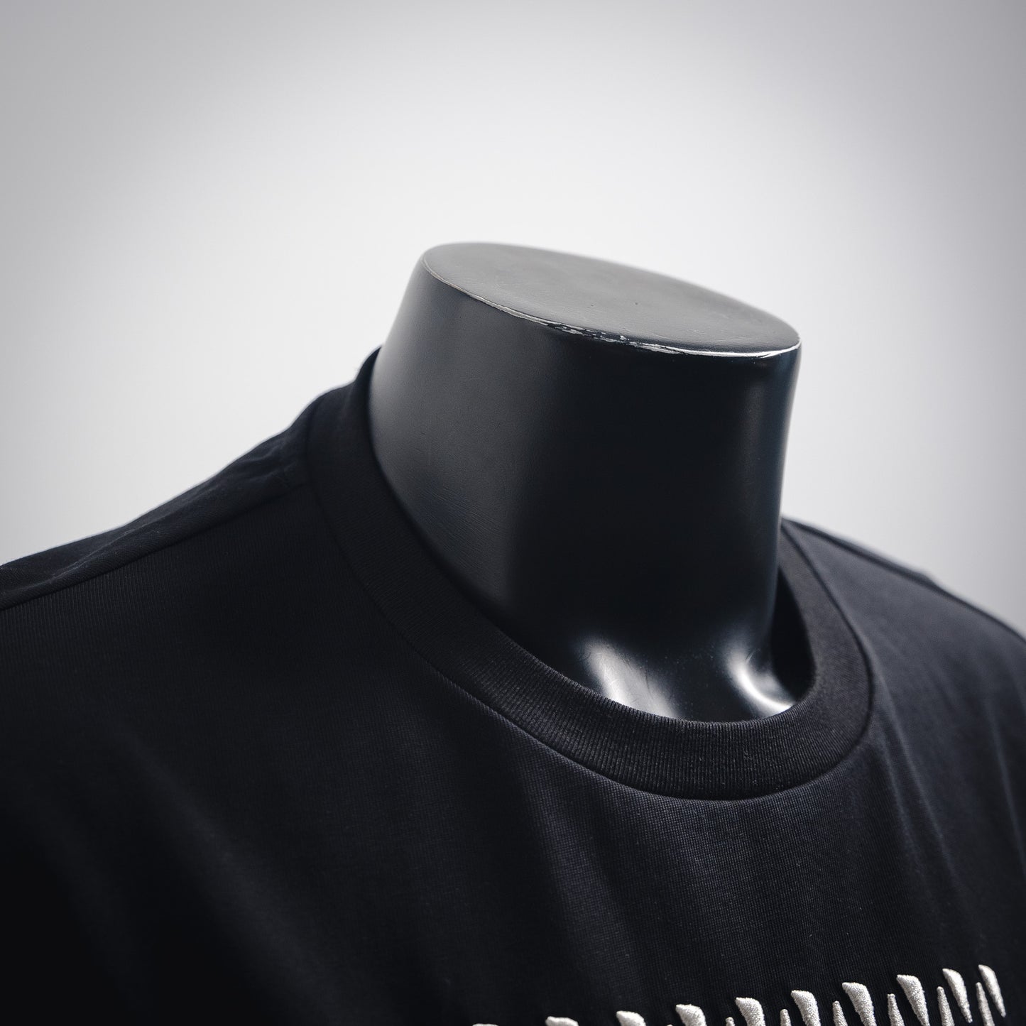 1V Embroidered Signature Cotton T-Shirt