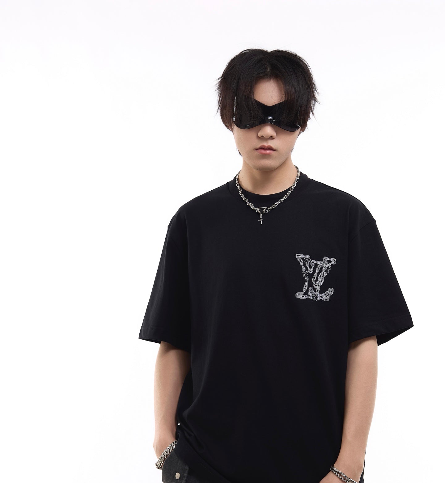 1V Classic Chain Embroidered T-shirt