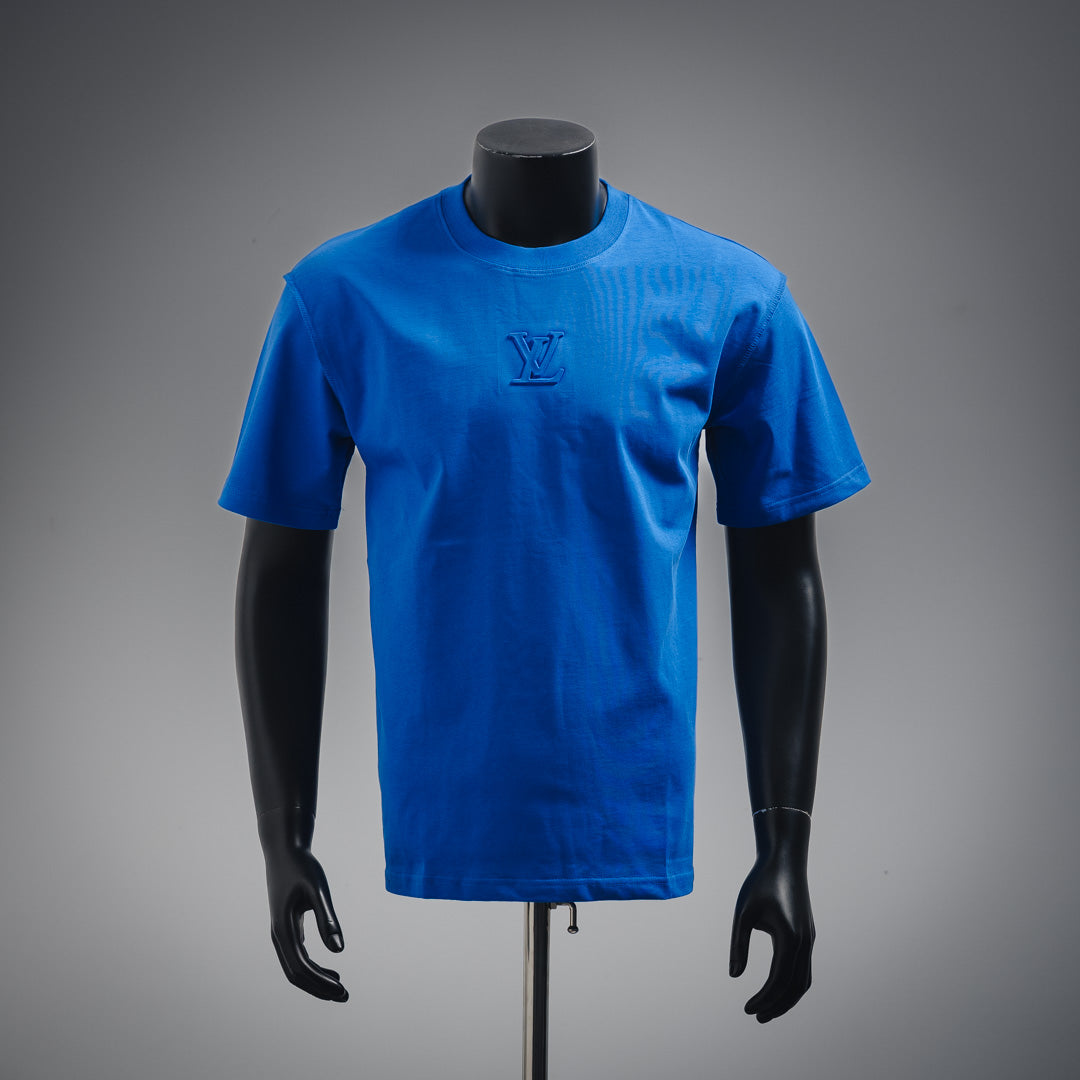 1V 3D embossed logo T-shirt