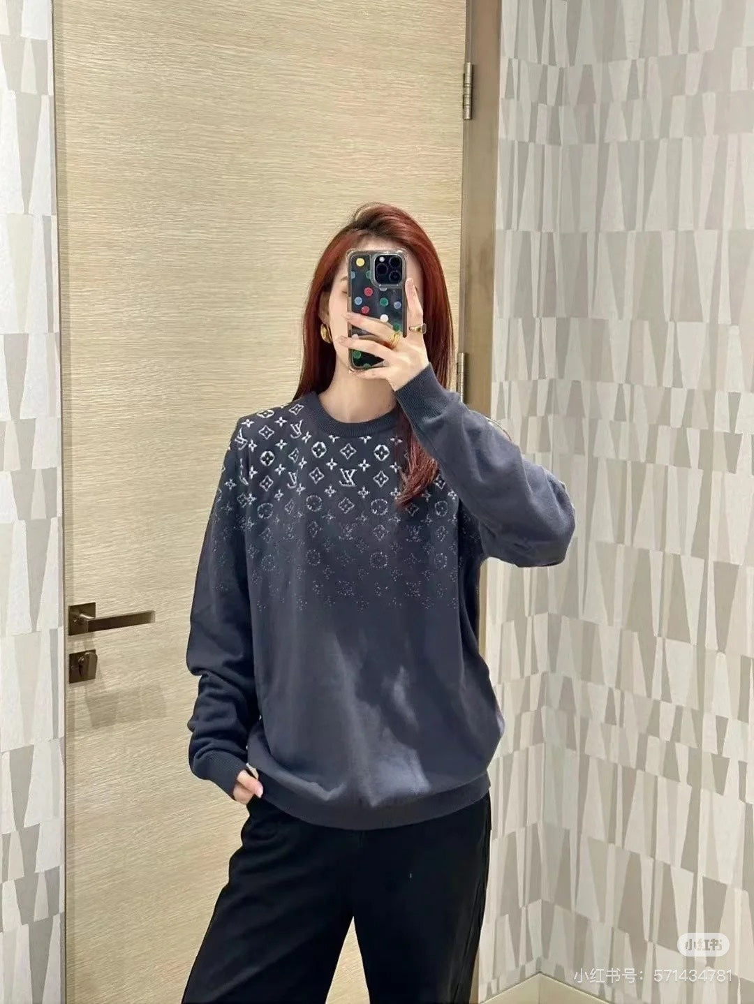 1V 24FW Starry Sky Gradient Round Neck Sweater