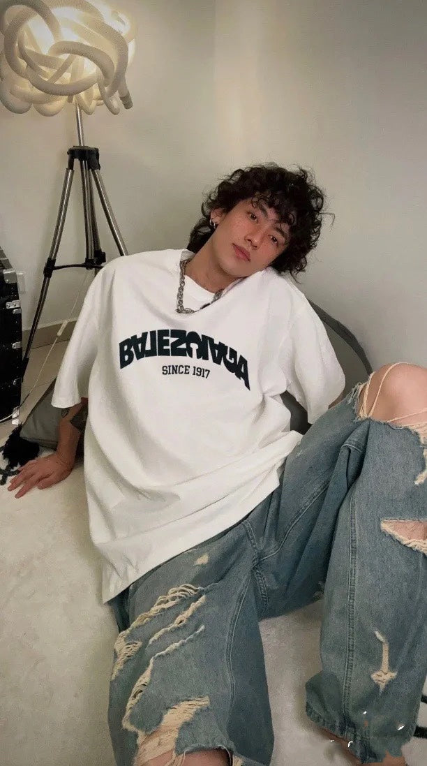 B inverted letters embroidered logo T-shirt