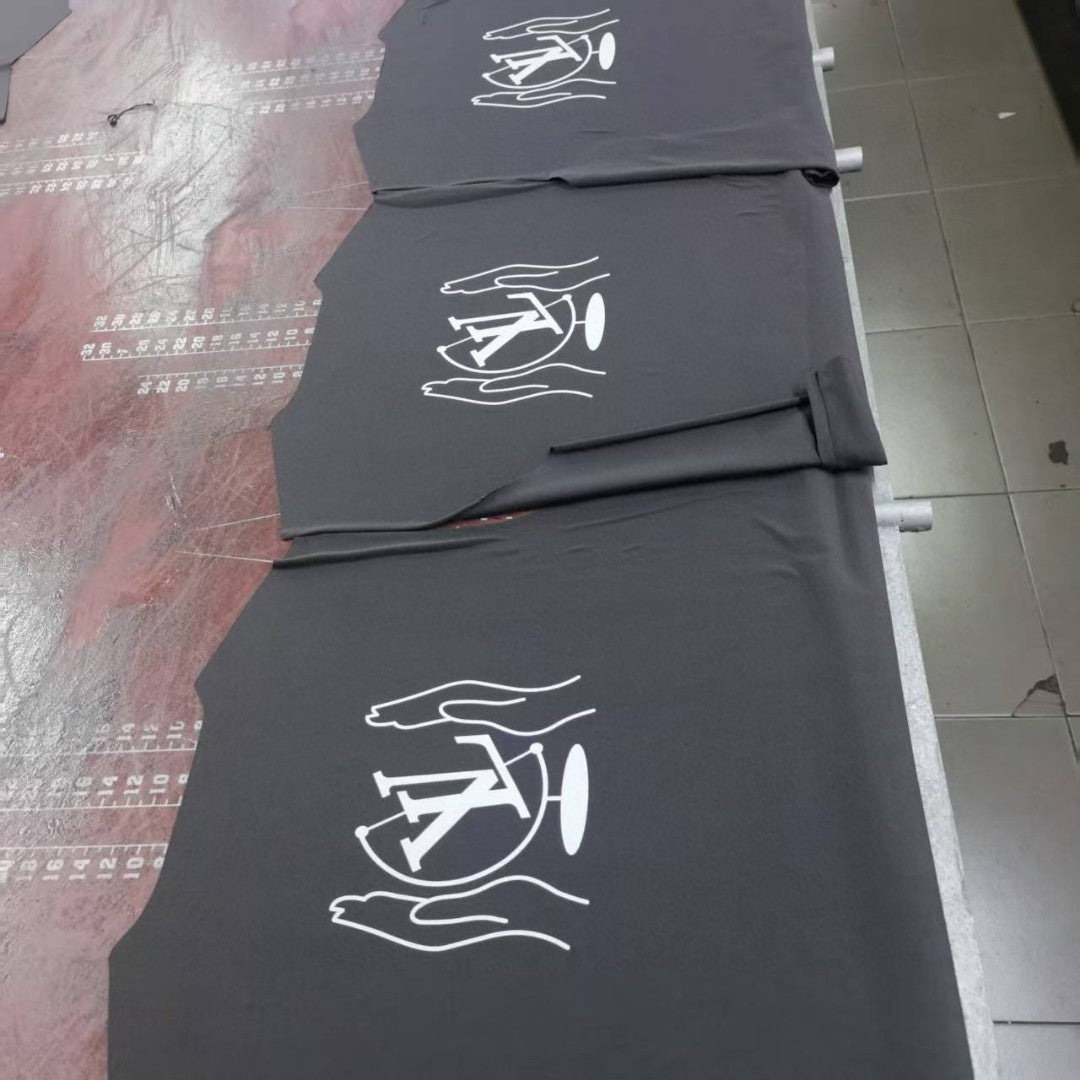 1V 2025SS Compass Print T-Shirt