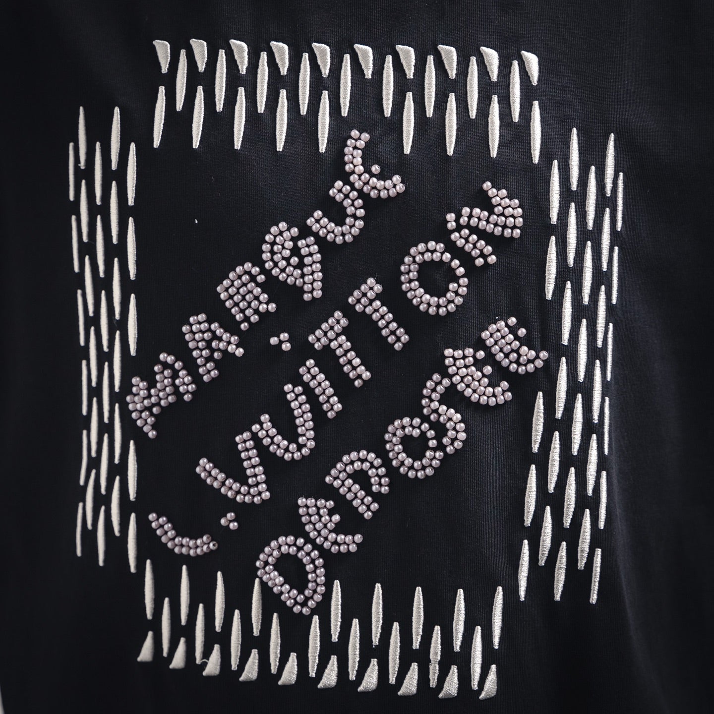 1V Embroidered Signature Cotton T-Shirt