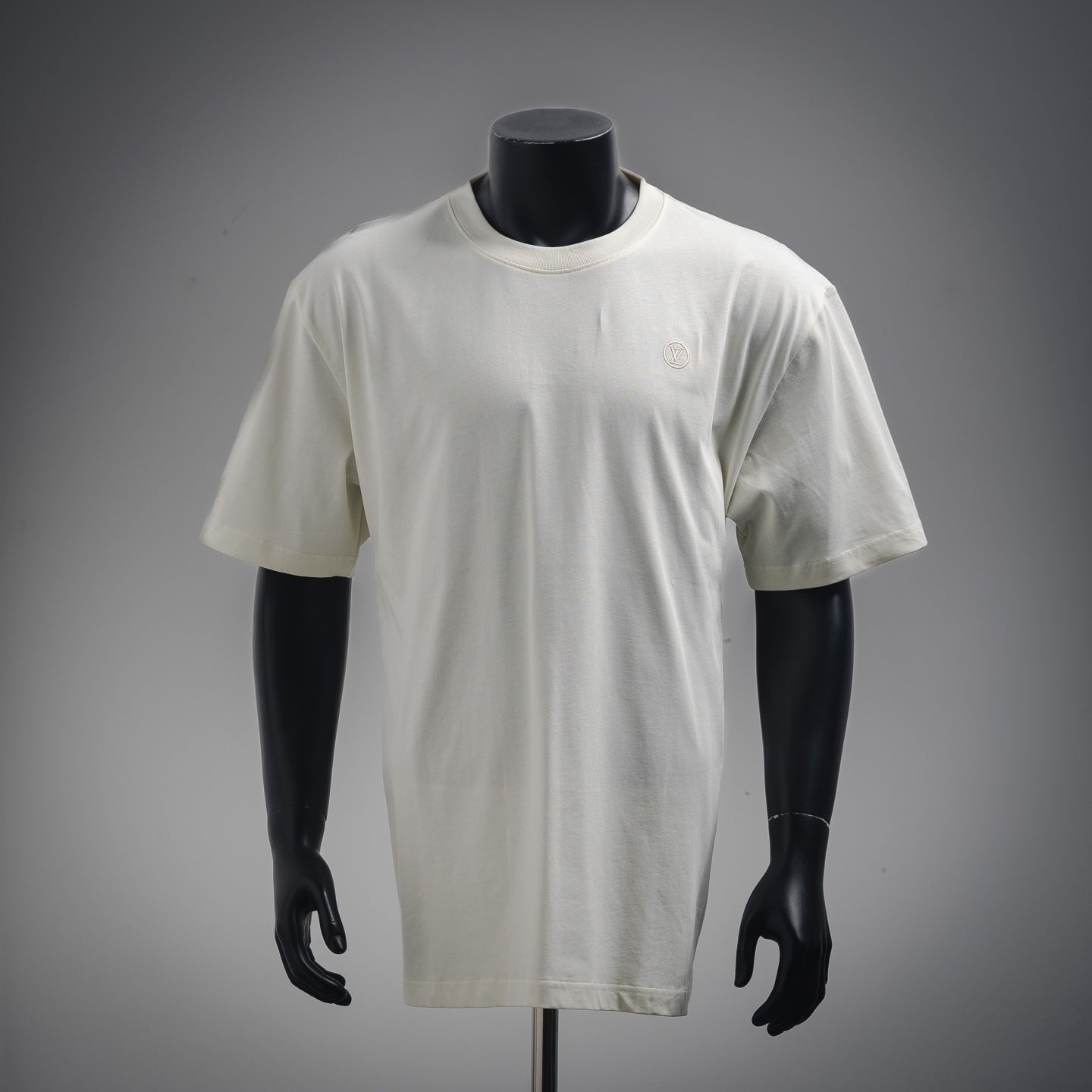1V Embroidered Logo T-shirt