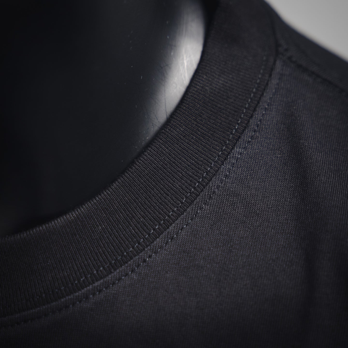 1V Embroidered Logo T-shirt