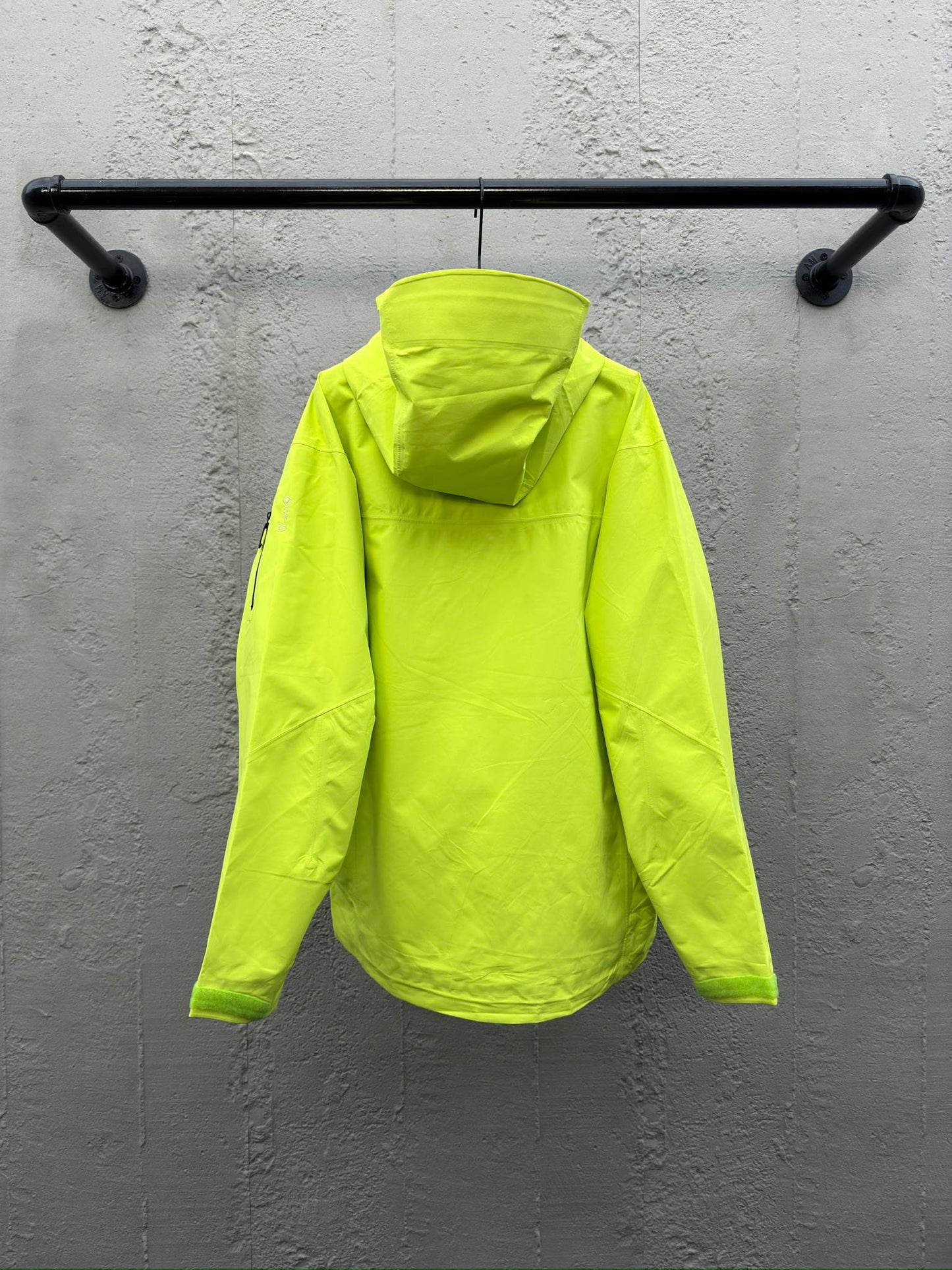A Alpha SV 6 Hardshell Sweatshirt Fluoreszierende Farbe