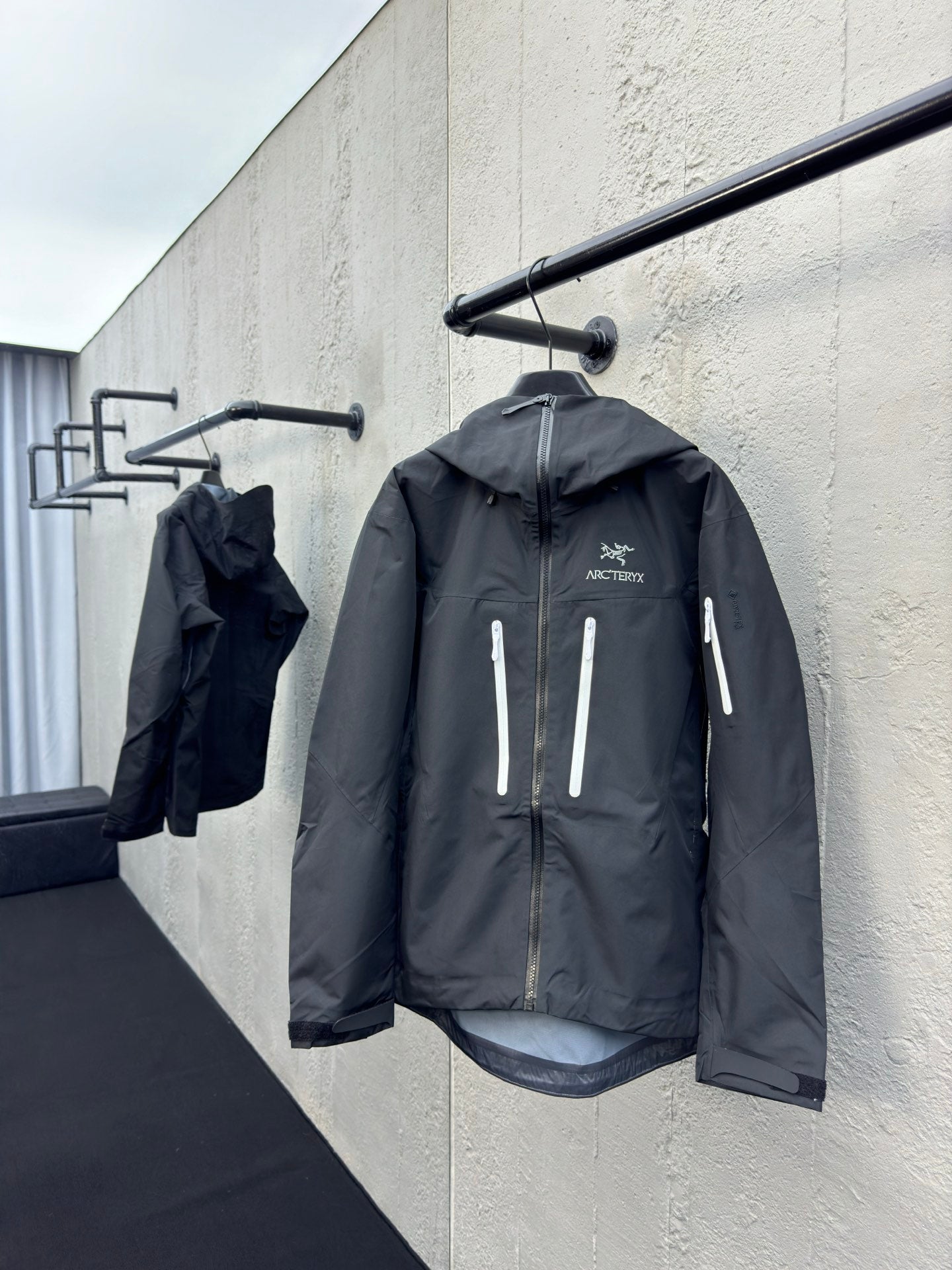A Alpha SV 6 Hardshell Sweatshirt Black