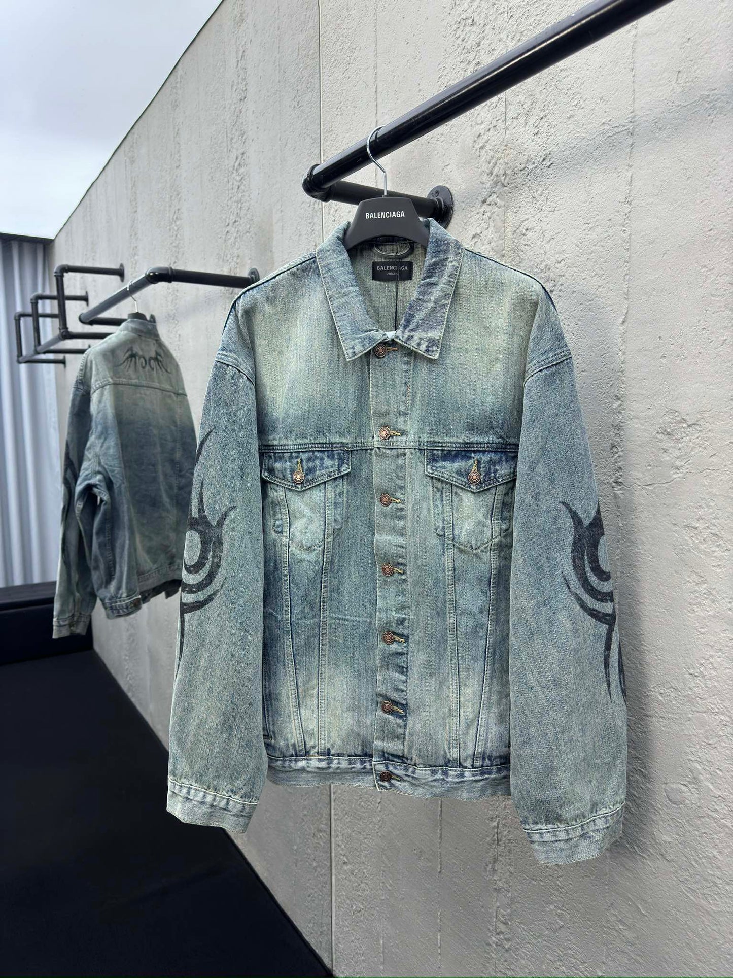 B hand-painted graffiti denim jacket