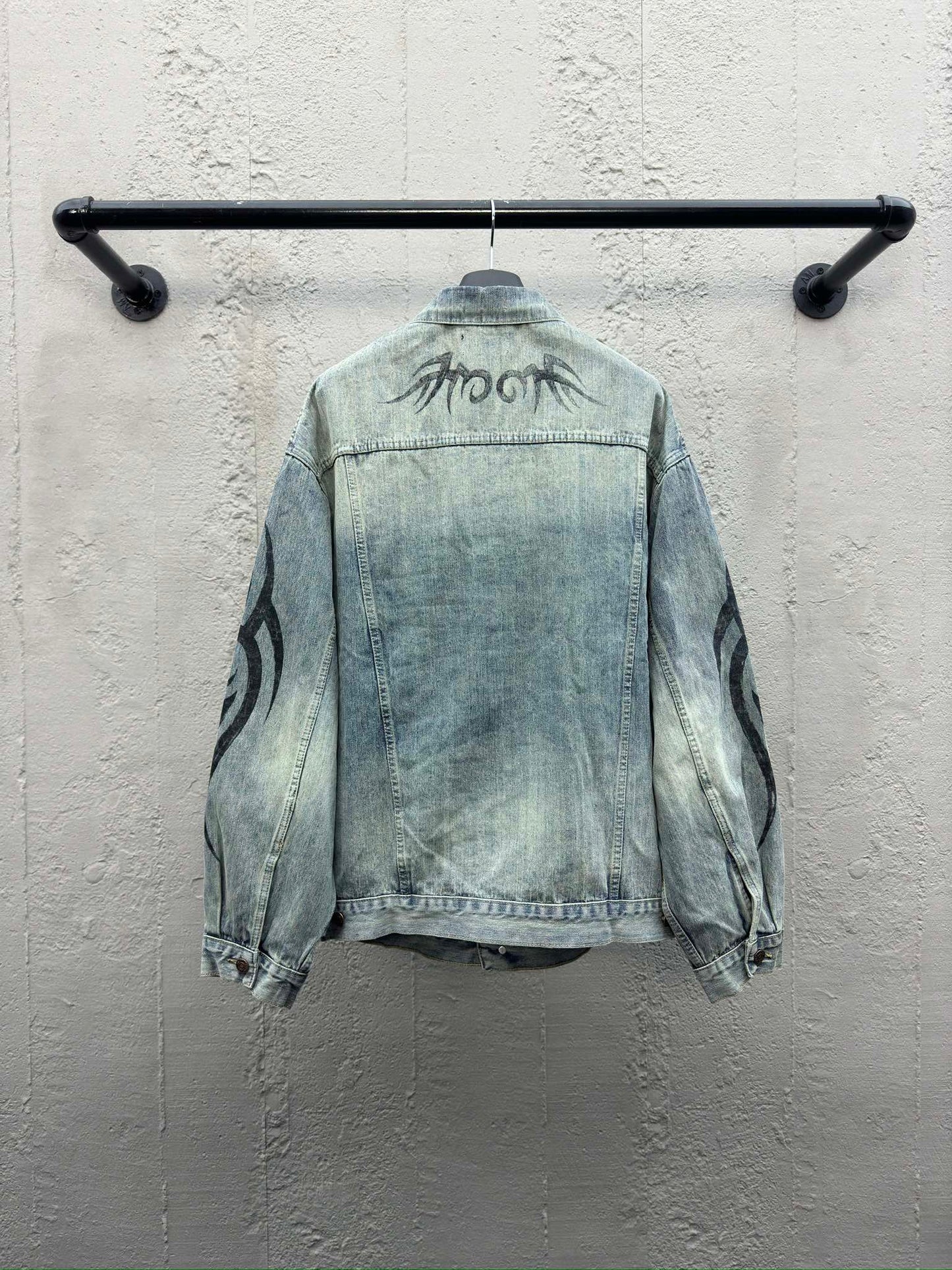 B hand-painted graffiti denim jacket