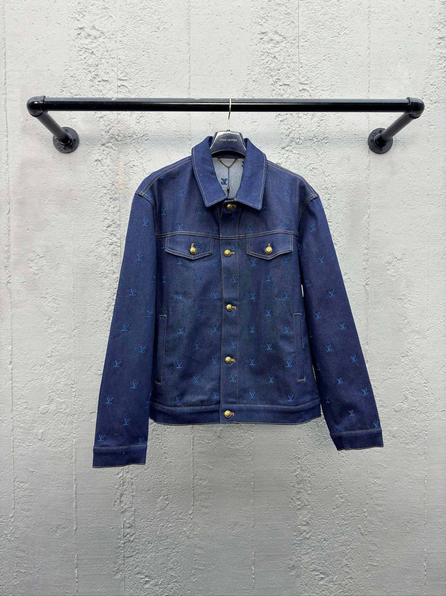 1V embroidered logo denim jacket