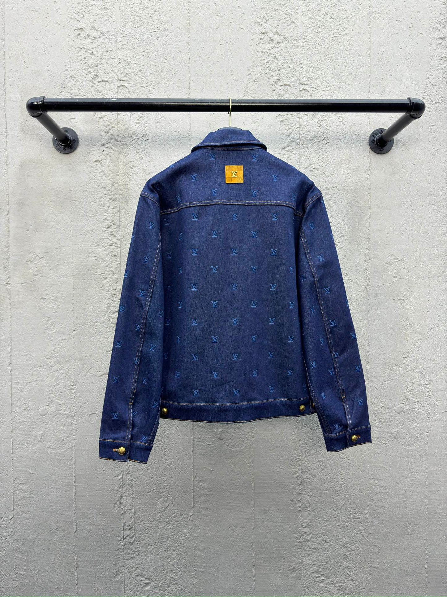1V embroidered logo denim jacket