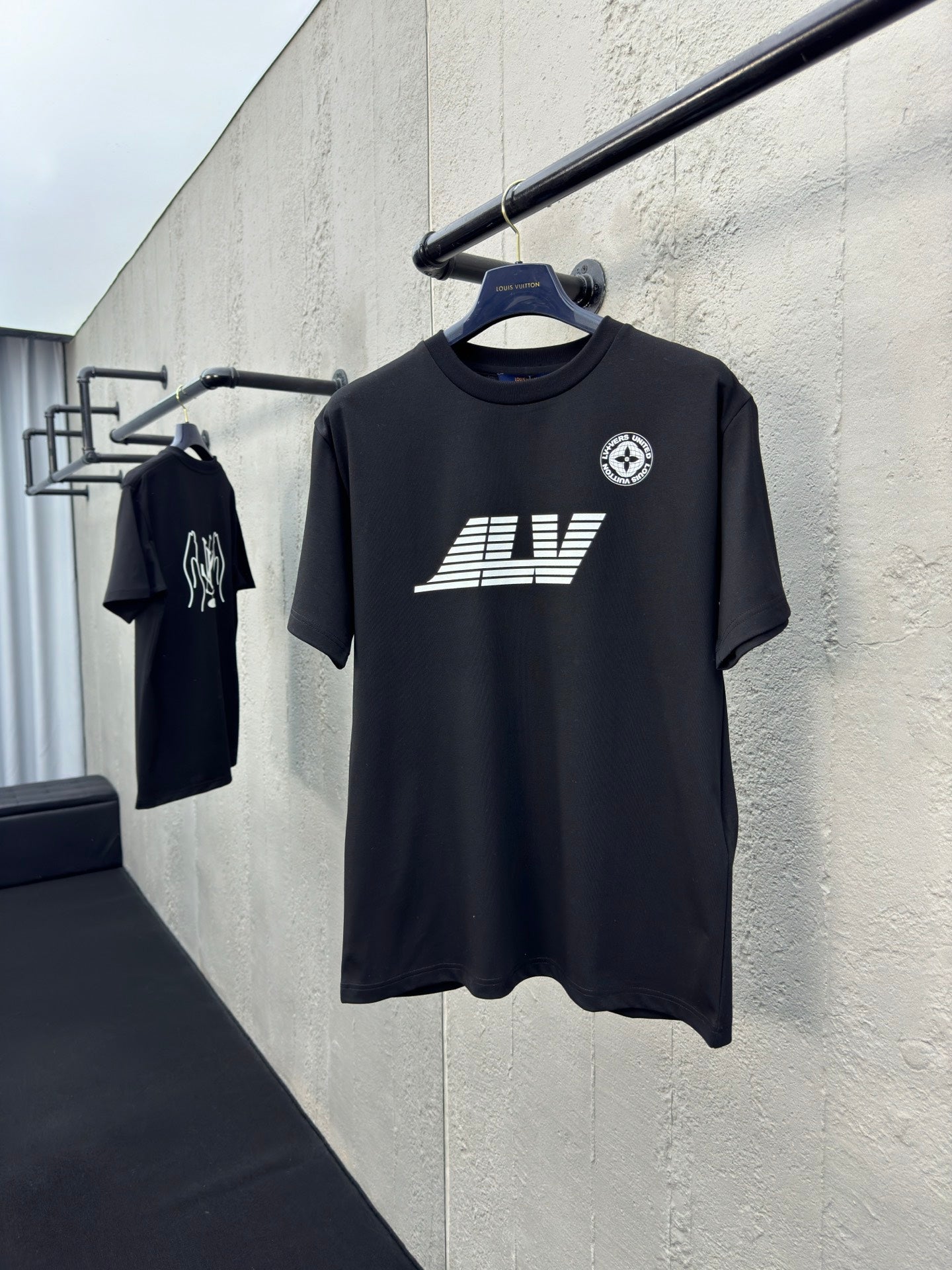 1V 2025SS Compass Print T-Shirt