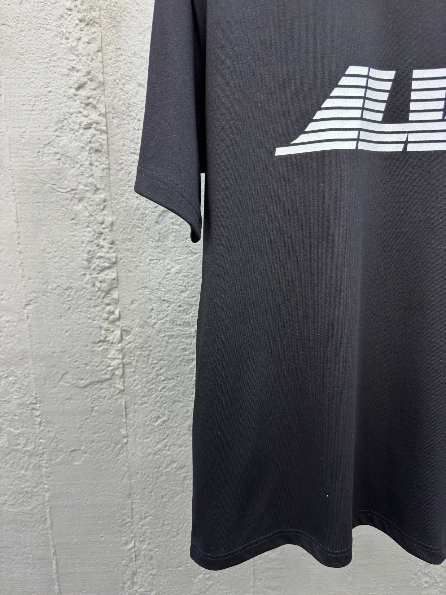 1V 2025SS Compass Print T-Shirt