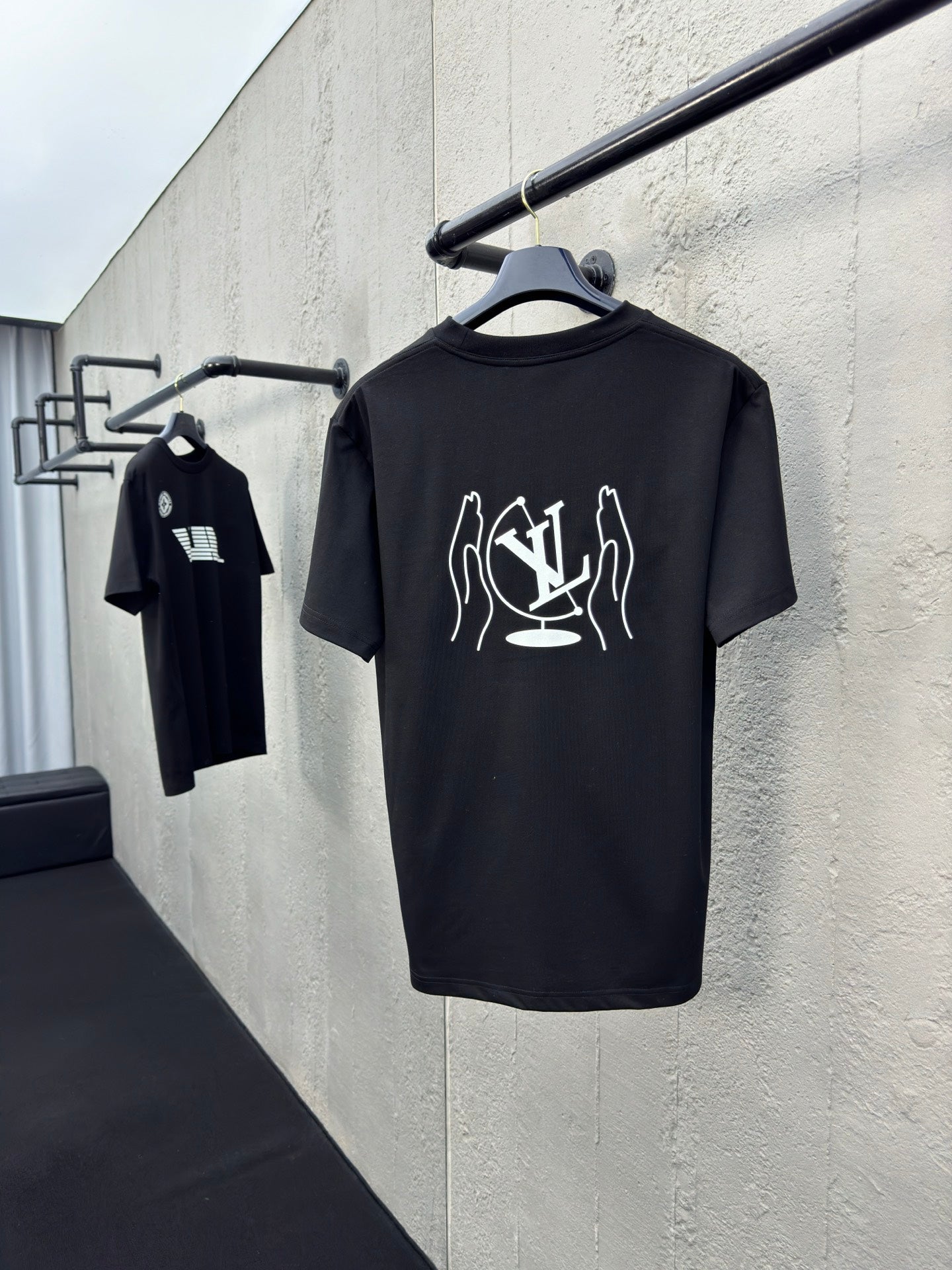 1V 2025SS Compass Print T-Shirt