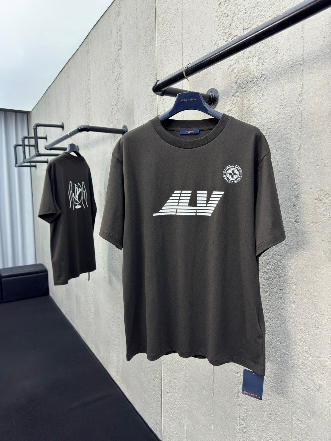 1V 2025SS Compass Print T-Shirt
