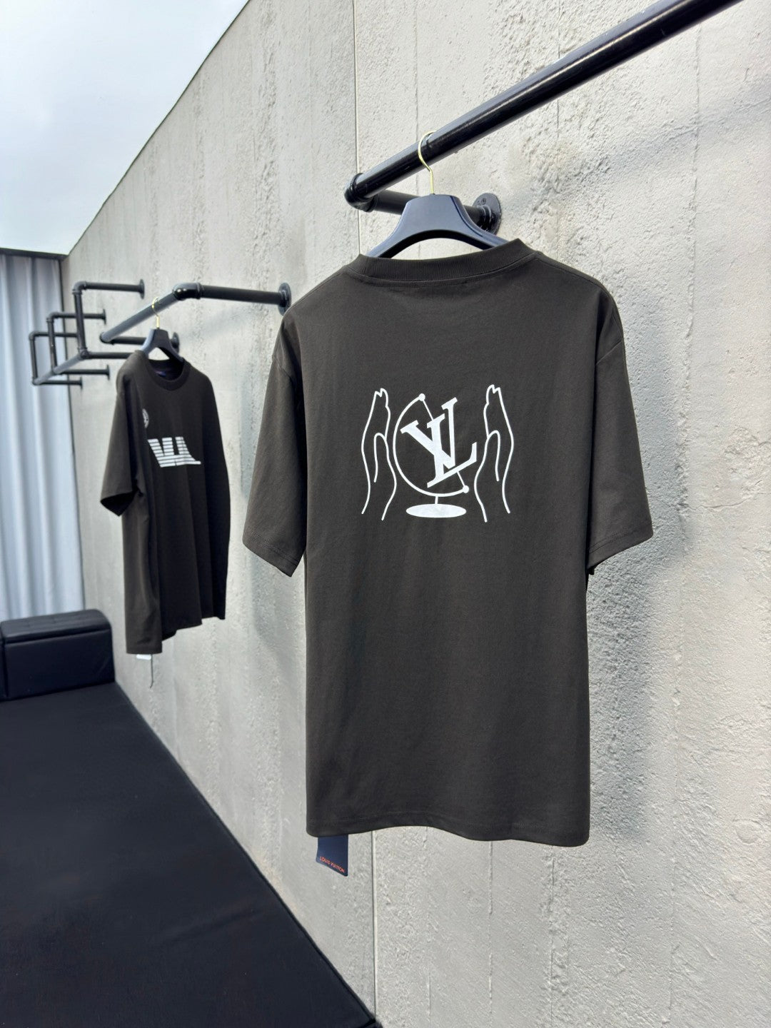 1V 2025SS Compass Print T-Shirt