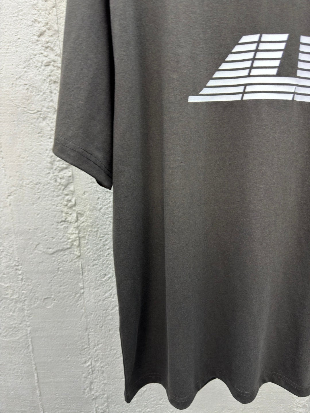1V 2025SS Compass Print T-Shirt