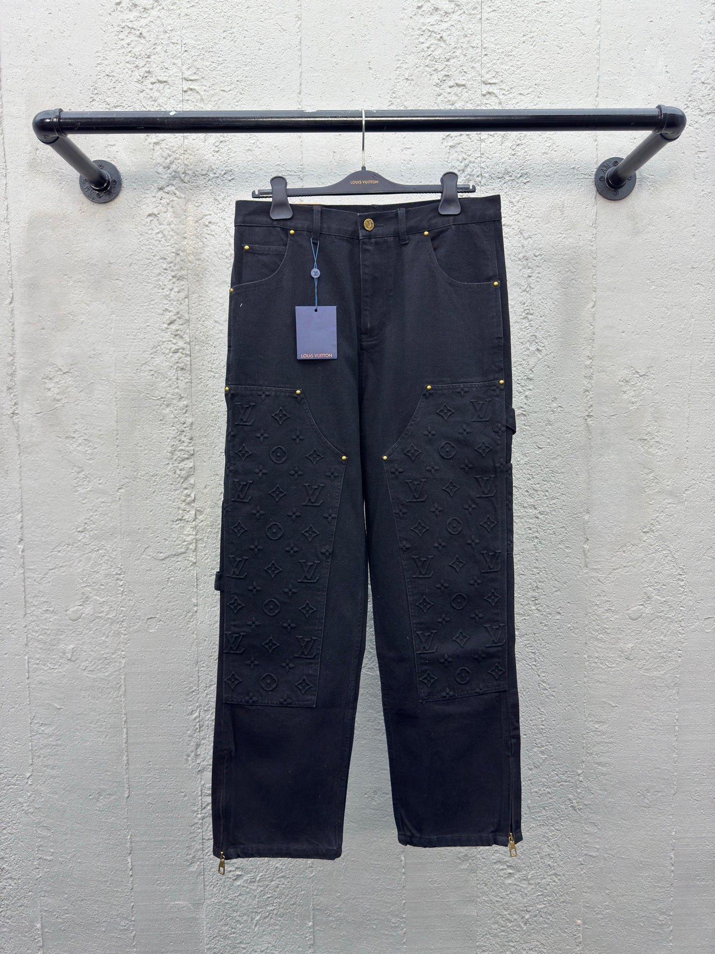 1V embossed jeans black