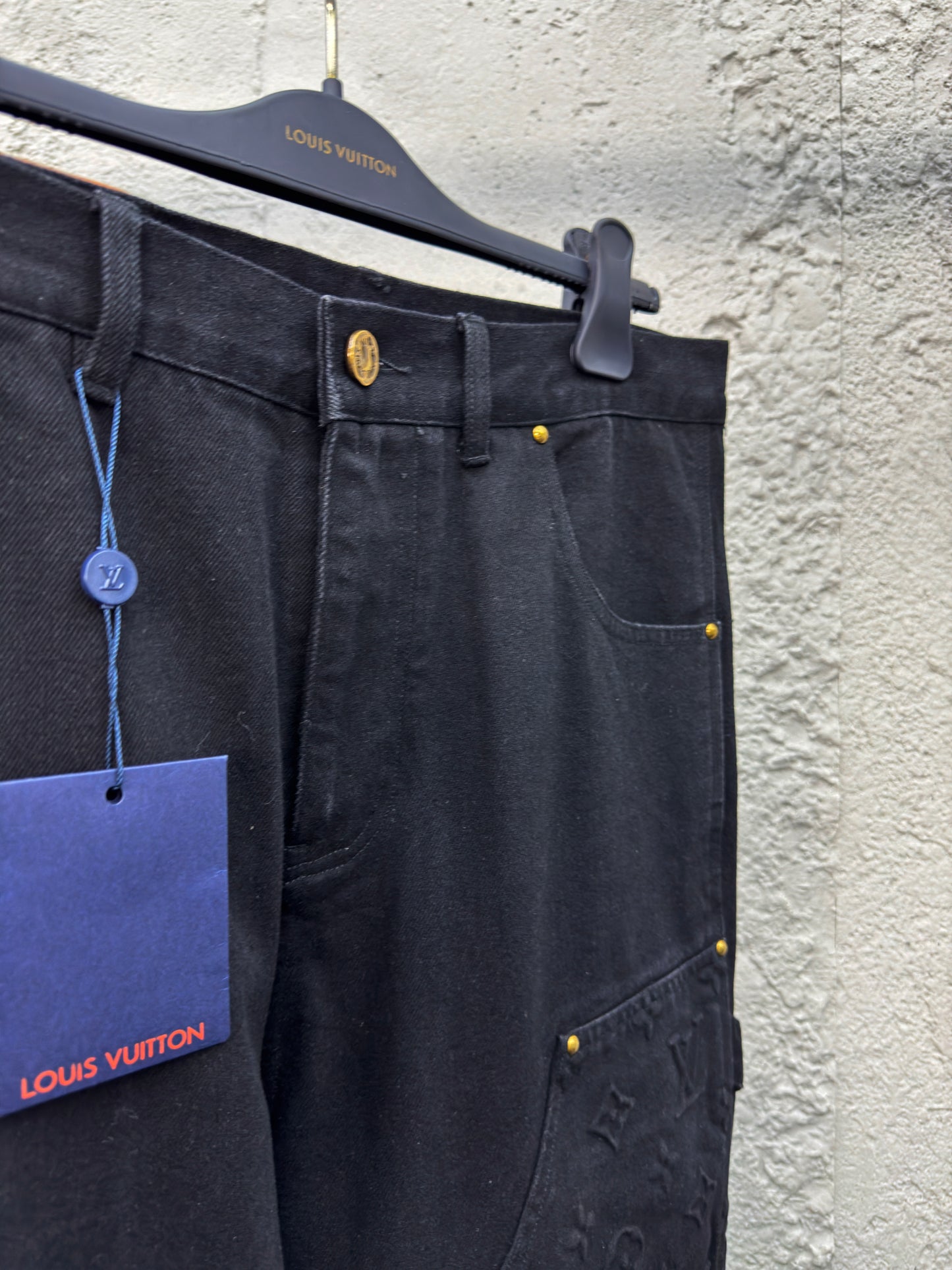1V embossed jeans black