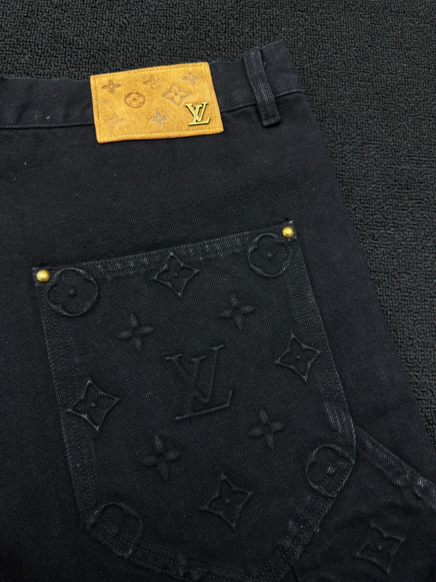 1V embossed jeans black