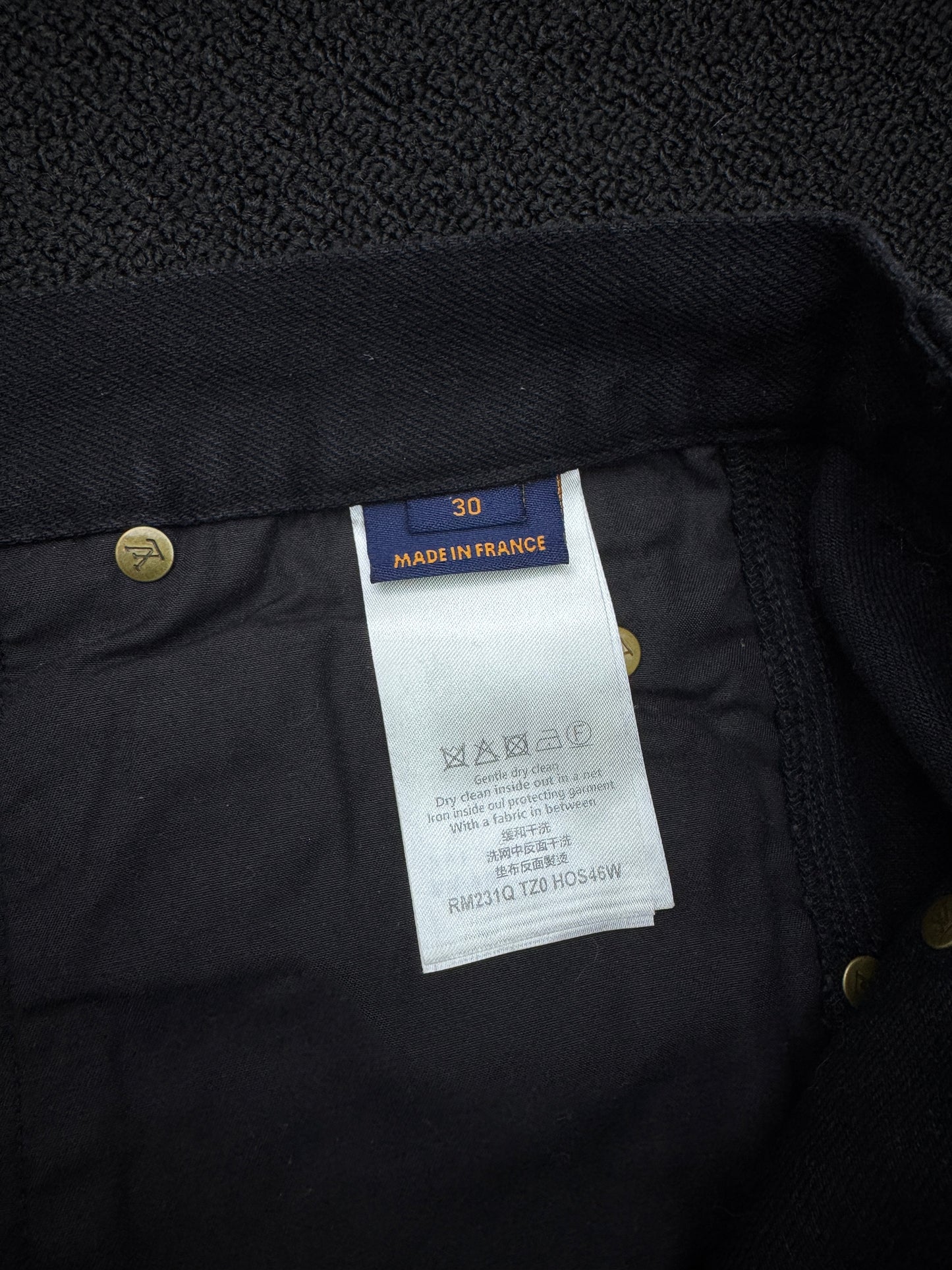 1V embossed jeans black