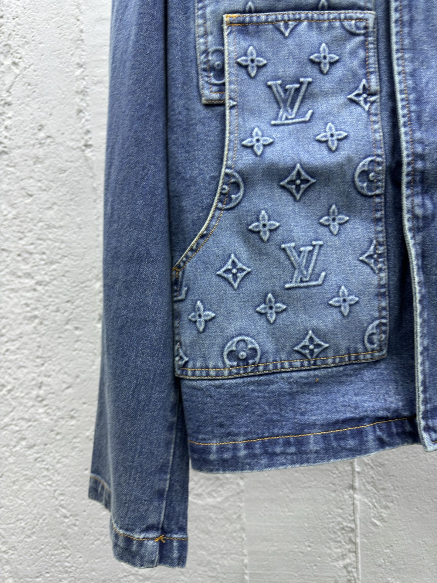 1V 25SS embossed pocket denim jacket
