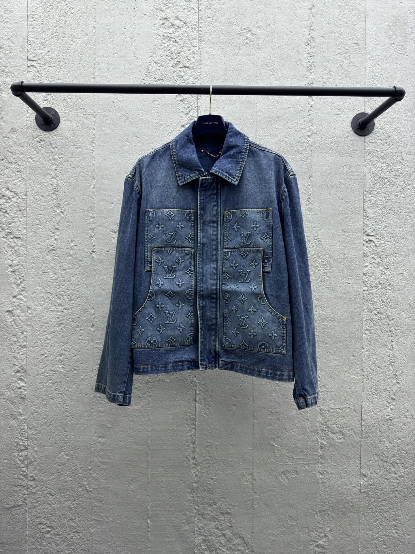 1V 25SS embossed pocket denim jacket