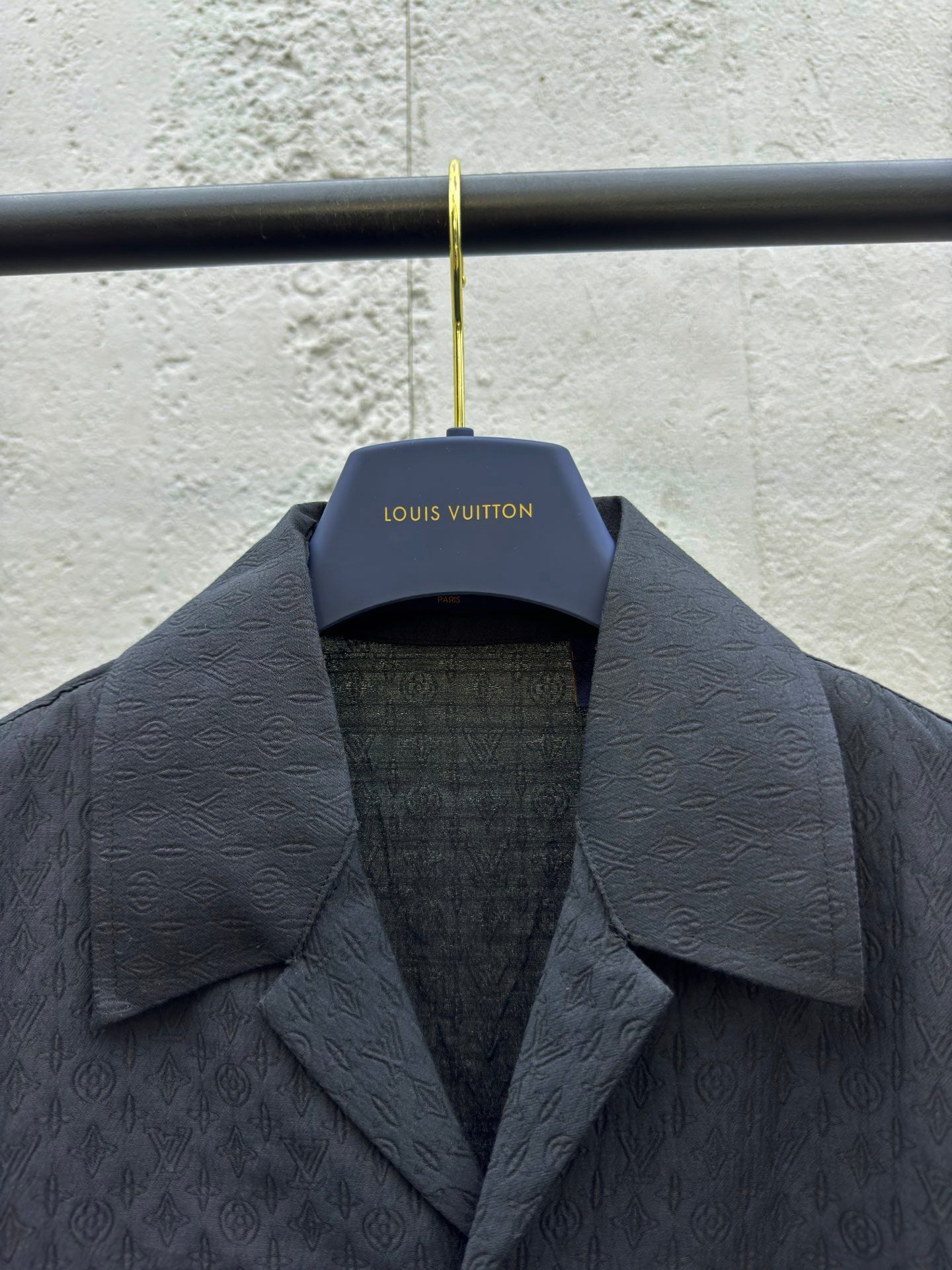 1V wrinkled jacquard shirt