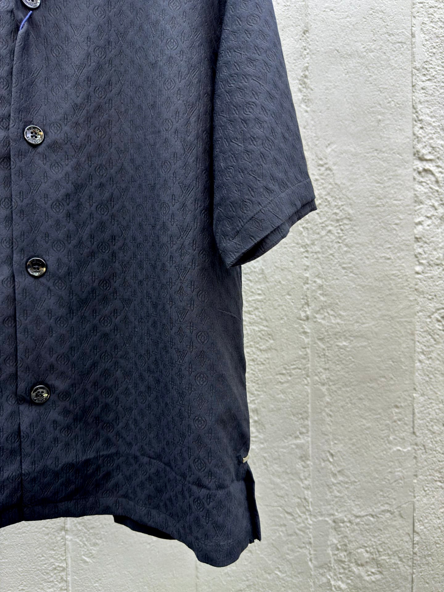 1V wrinkled jacquard shirt
