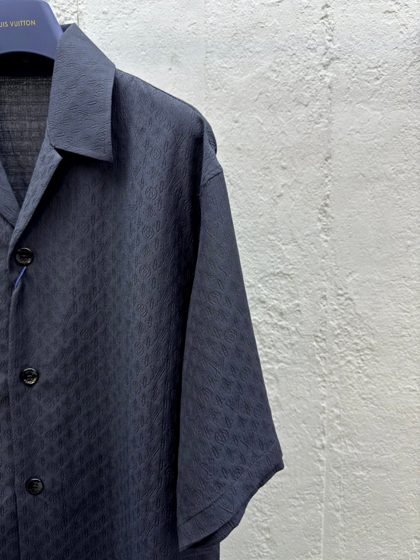1V wrinkled jacquard shirt