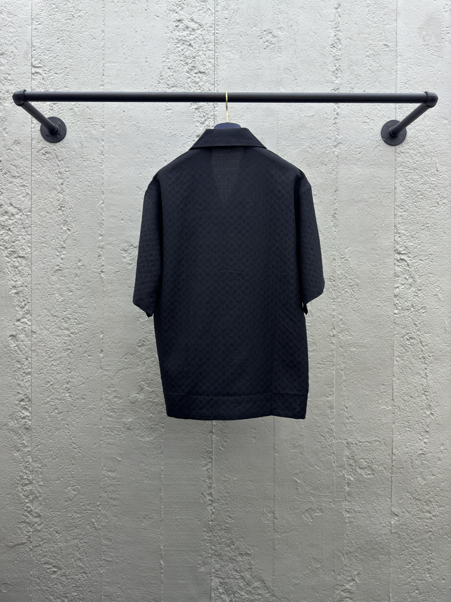 1V wrinkled jacquard shirt