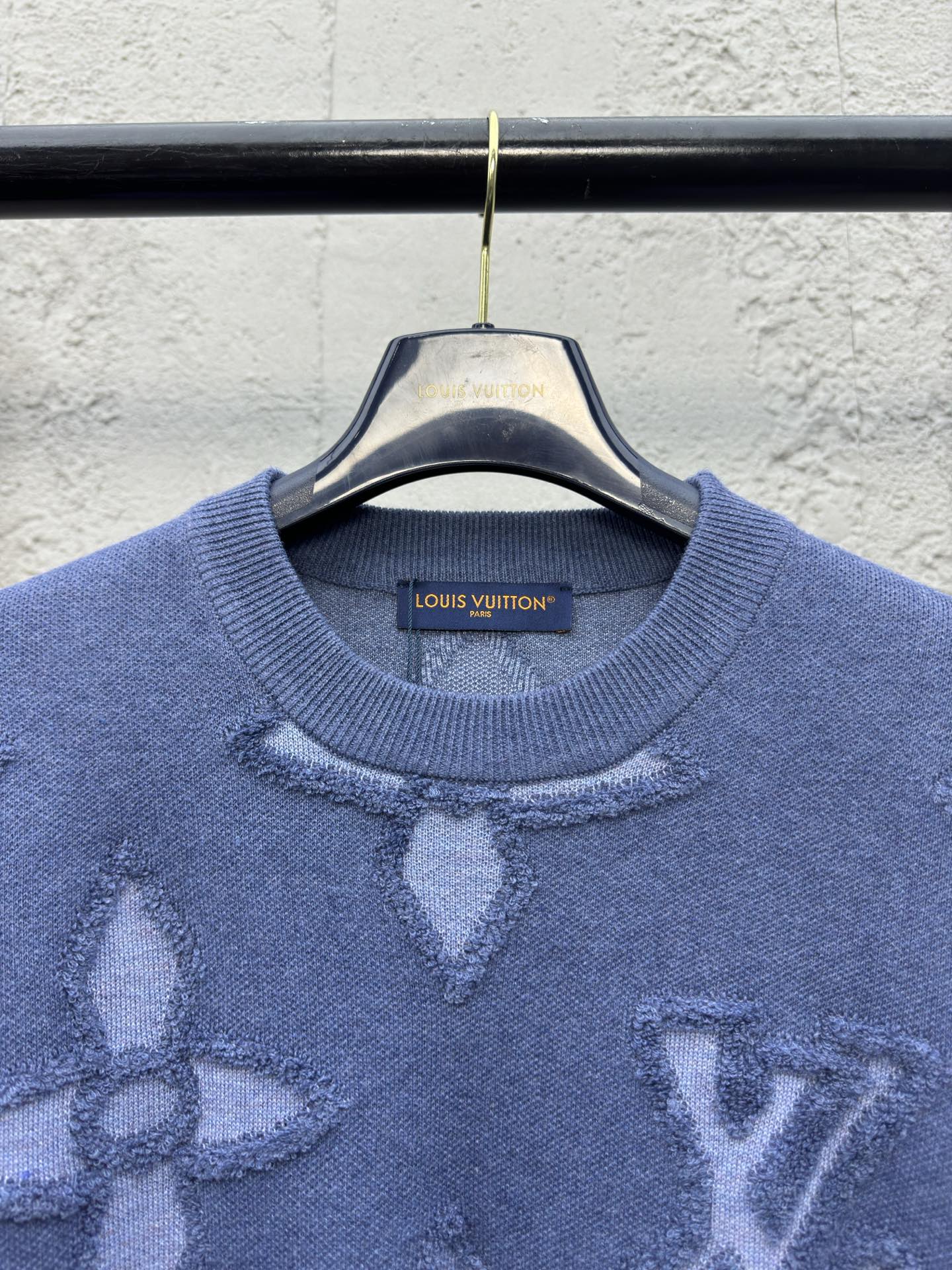 1V 25SS embossed intarsia sweater