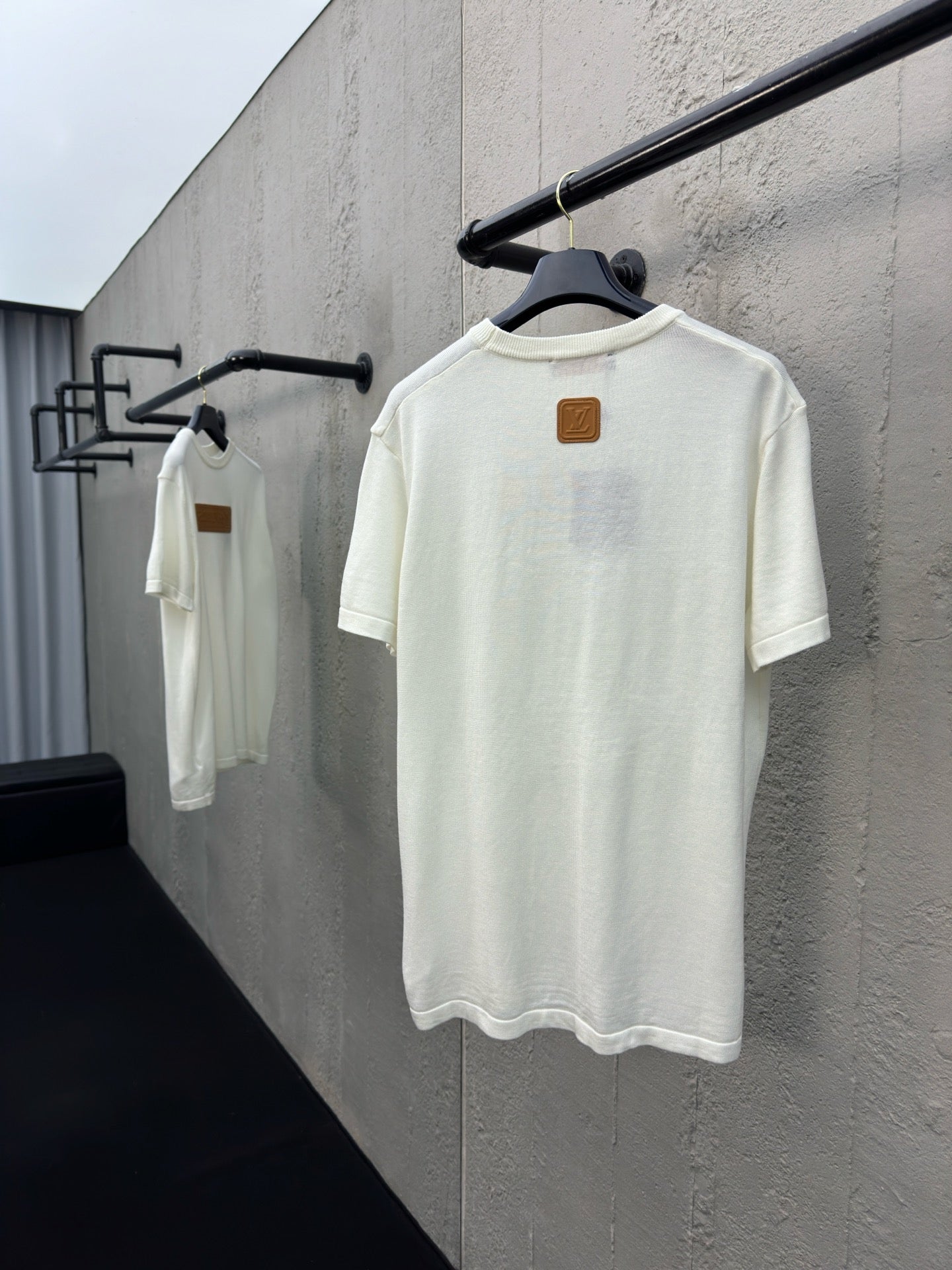 1V 25SS patch logo T-shirt