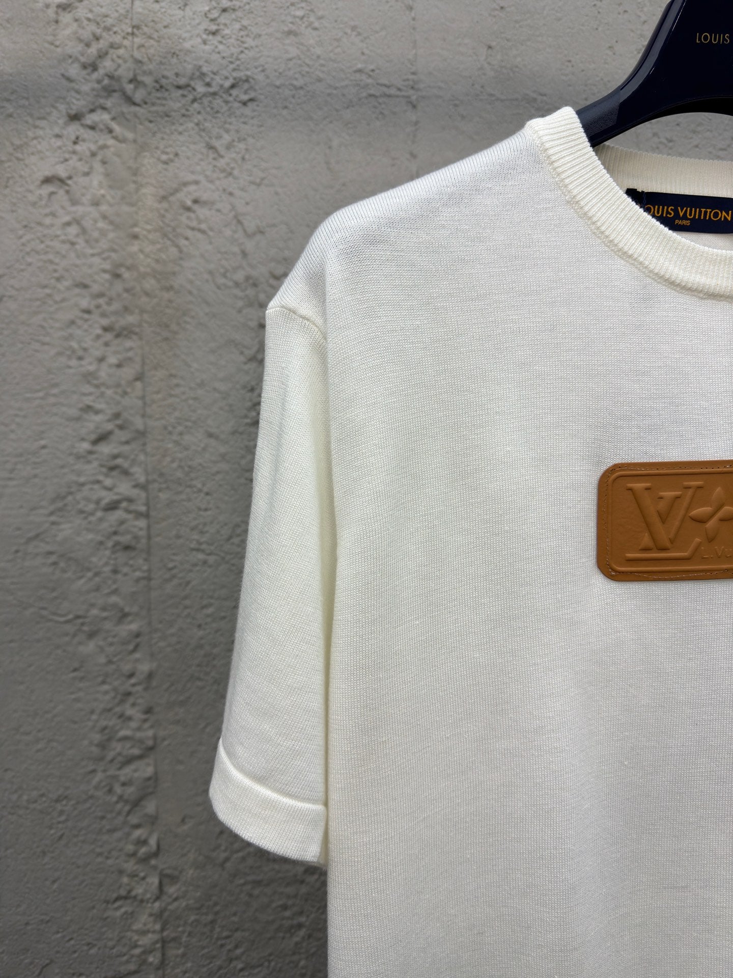 1V 25SS patch logo T-shirt