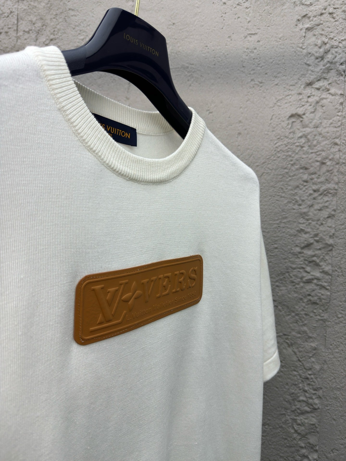 1V 25SS patch logo T-shirt