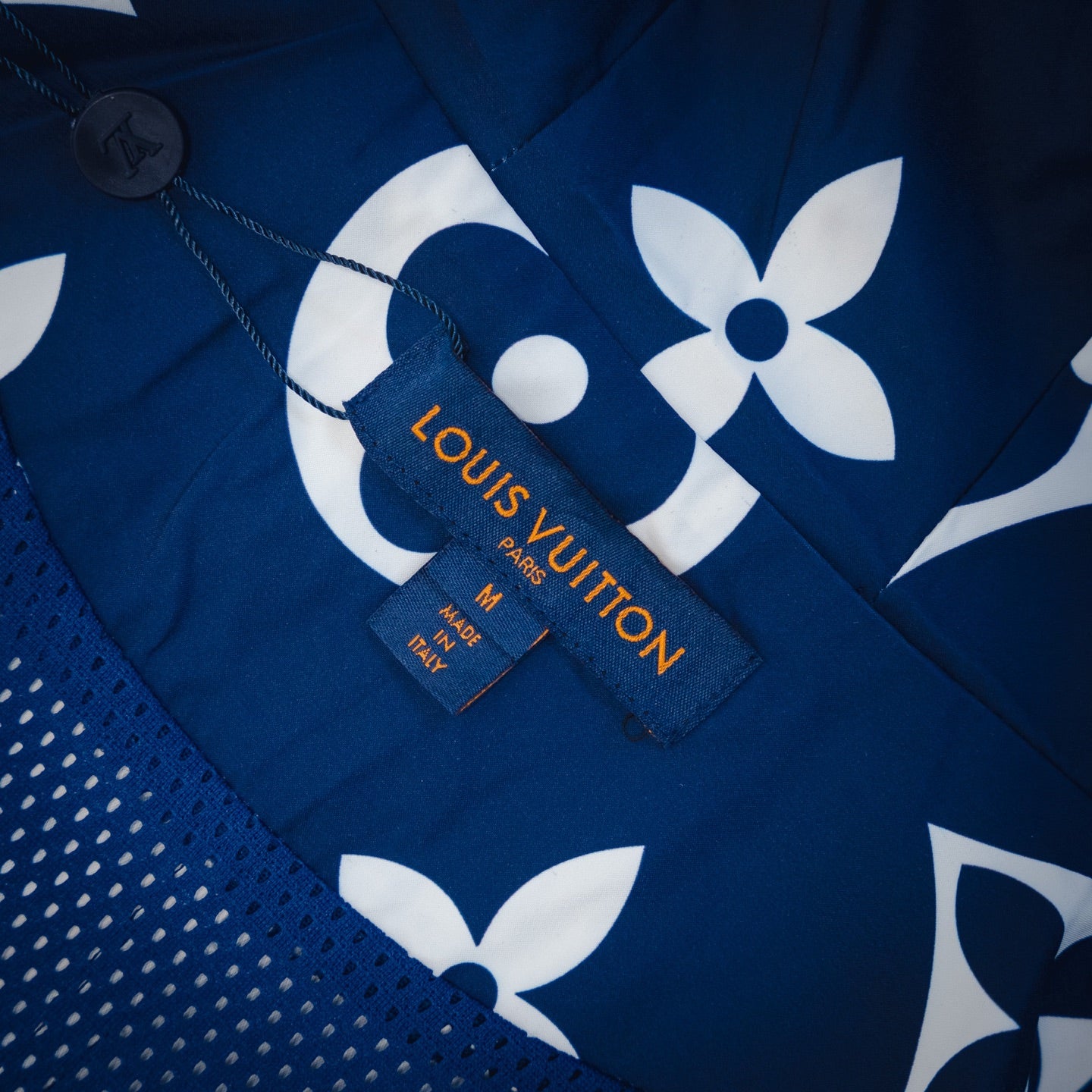 1V Hooded Windbreaker set