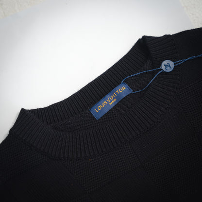 1V Pin Checkerboard Knitted Sweater