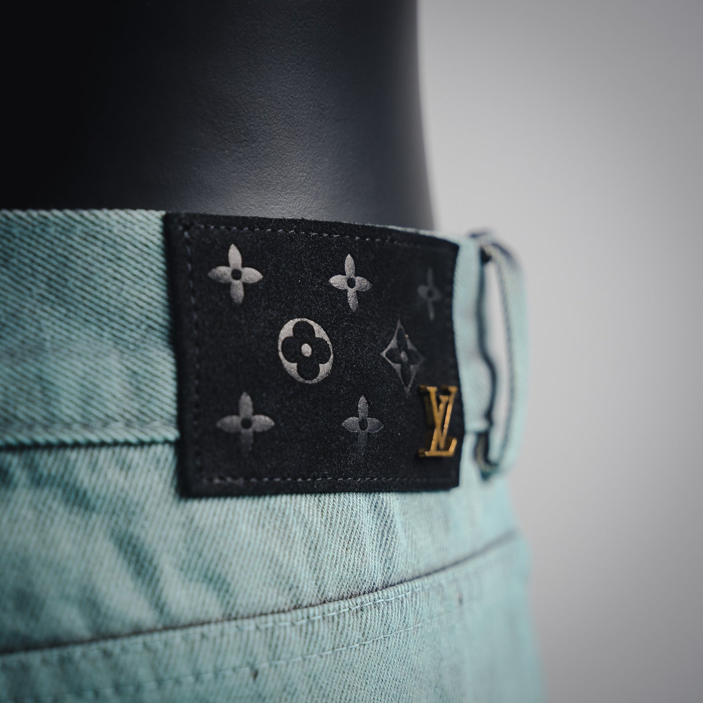 1V 24Fw Embroidered Gradient Jeans Set