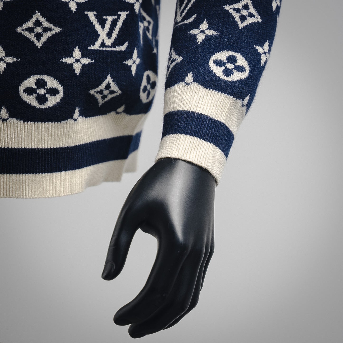 1V 24ss Chain Print Crew Neck Sweater
