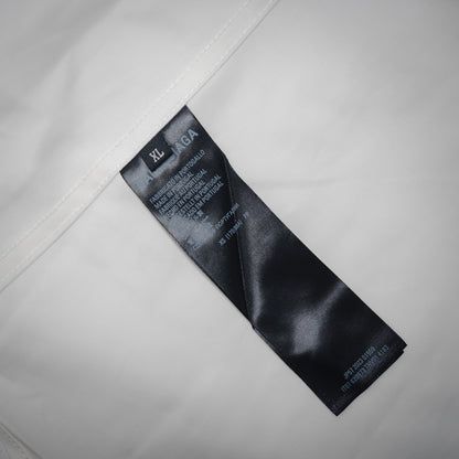 B  Letter printed long-sleeved shirt