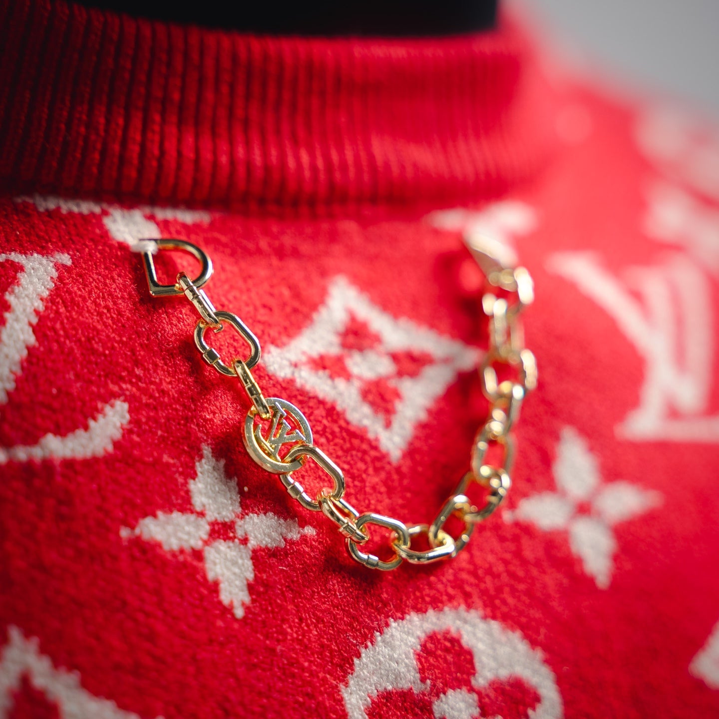 1V 24ss Chain Print Crew Neck Sweater