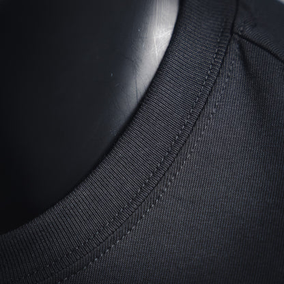 1V  3D embossed logo T-shirt