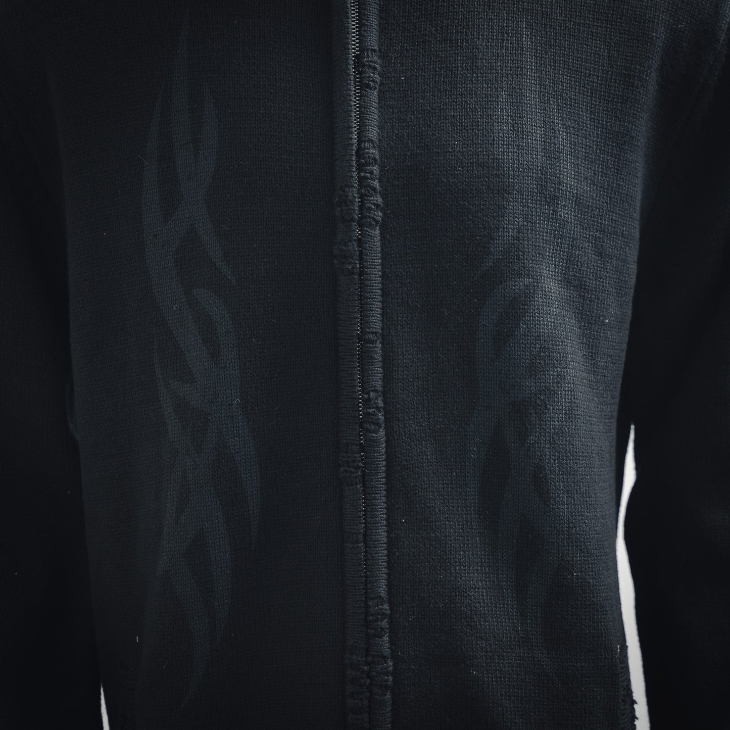 B  25ss New Flame Totem Zipper Sweater