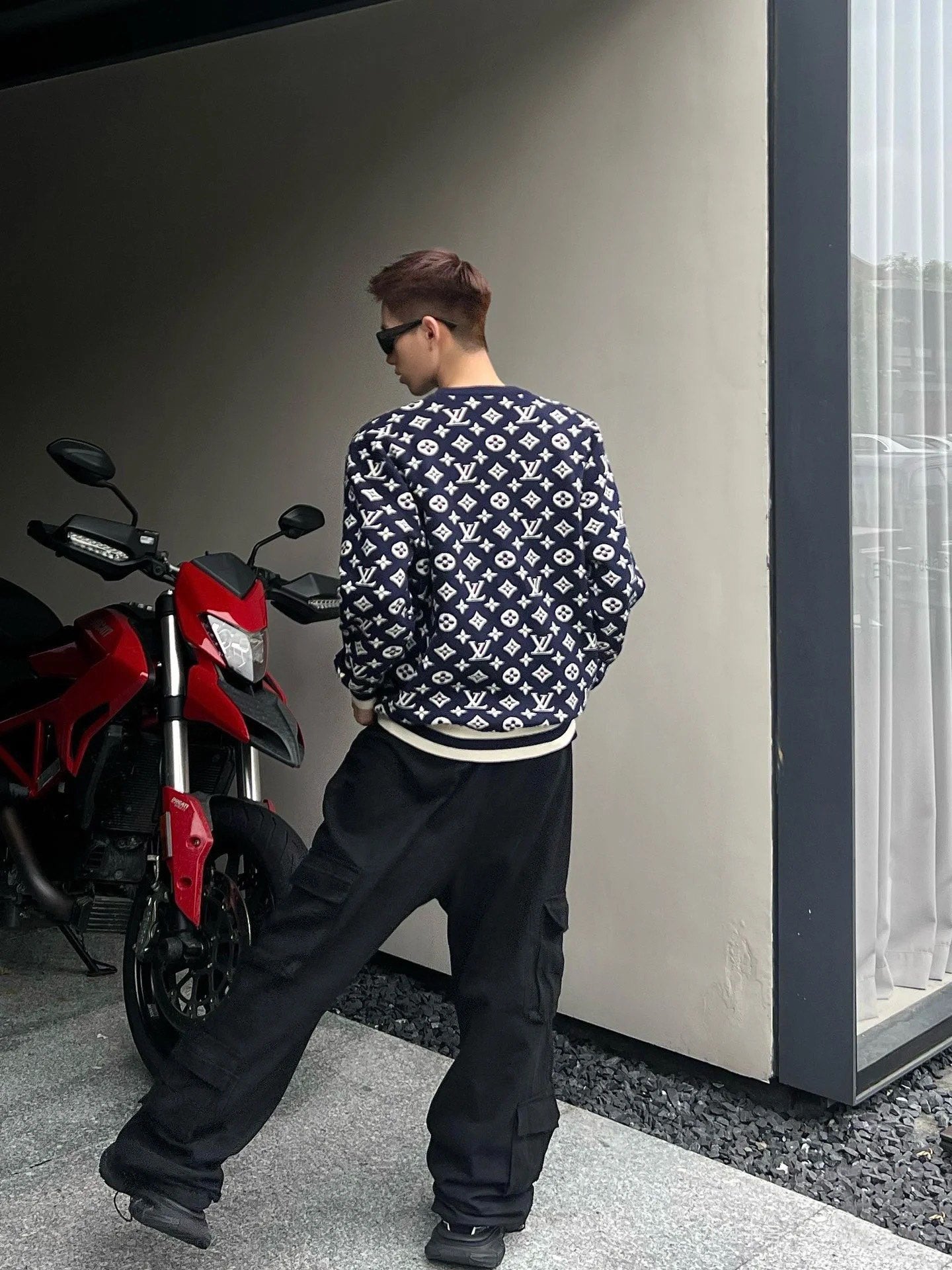 1V 24ss Chain Print Crew Neck Sweater