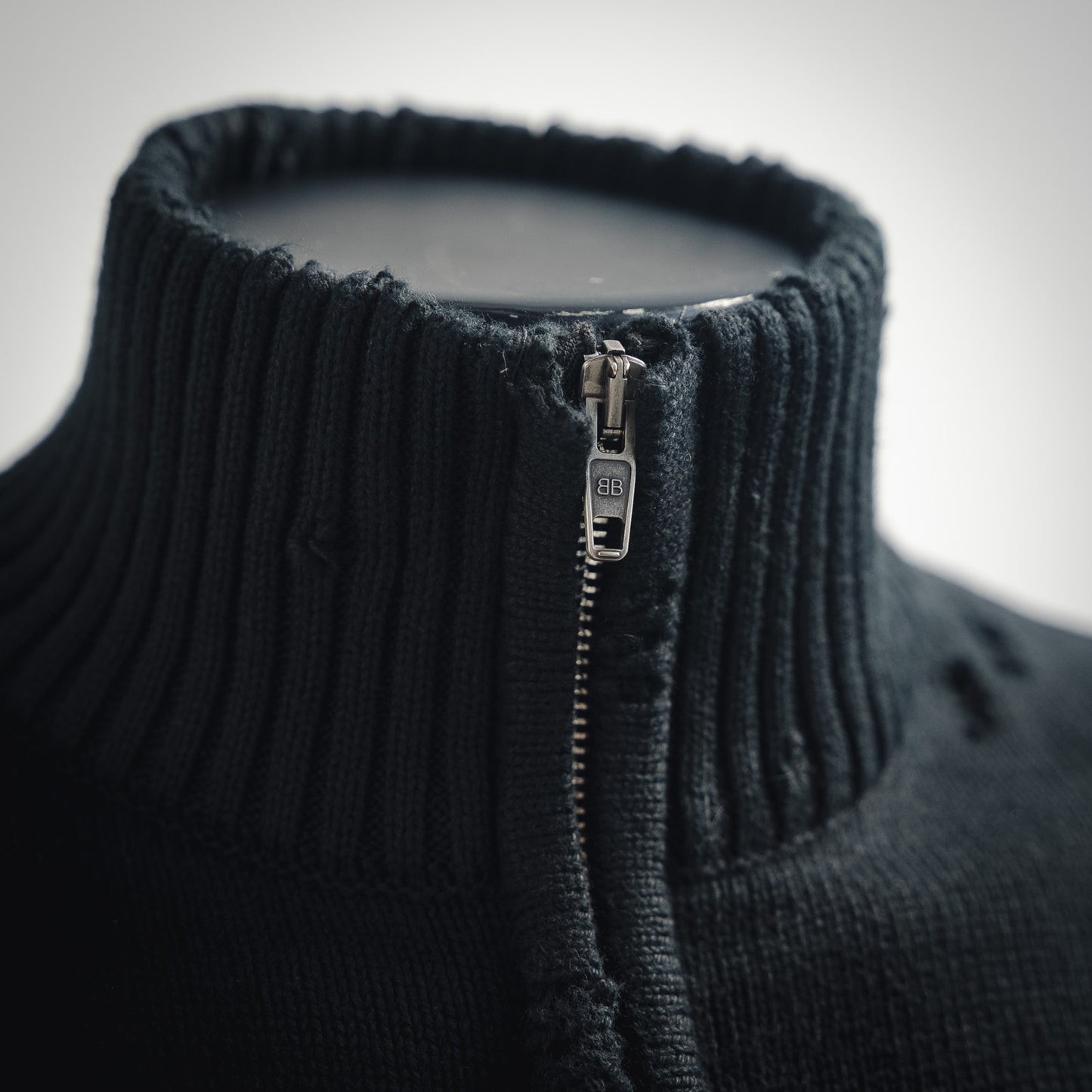 B  25ss New Flame Totem Zipper Sweater