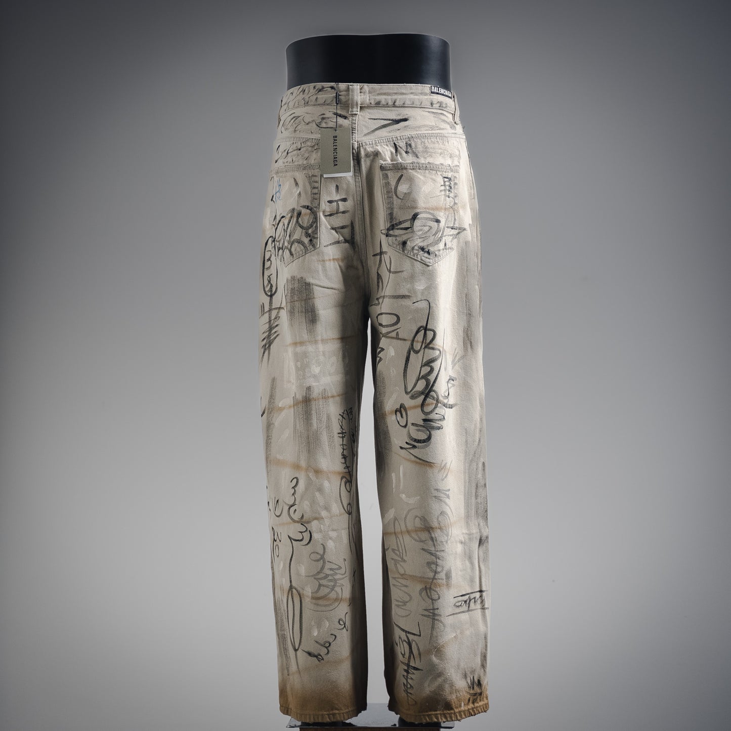 B 24FW catwalk style graffiti jeans