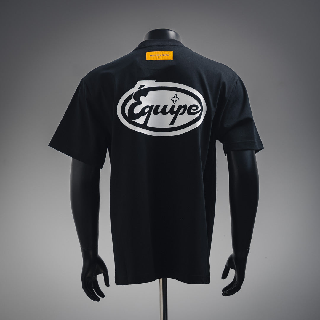 1V  Runway style printed T-shirt