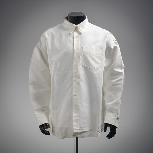 B  Letter printed long-sleeved shirt