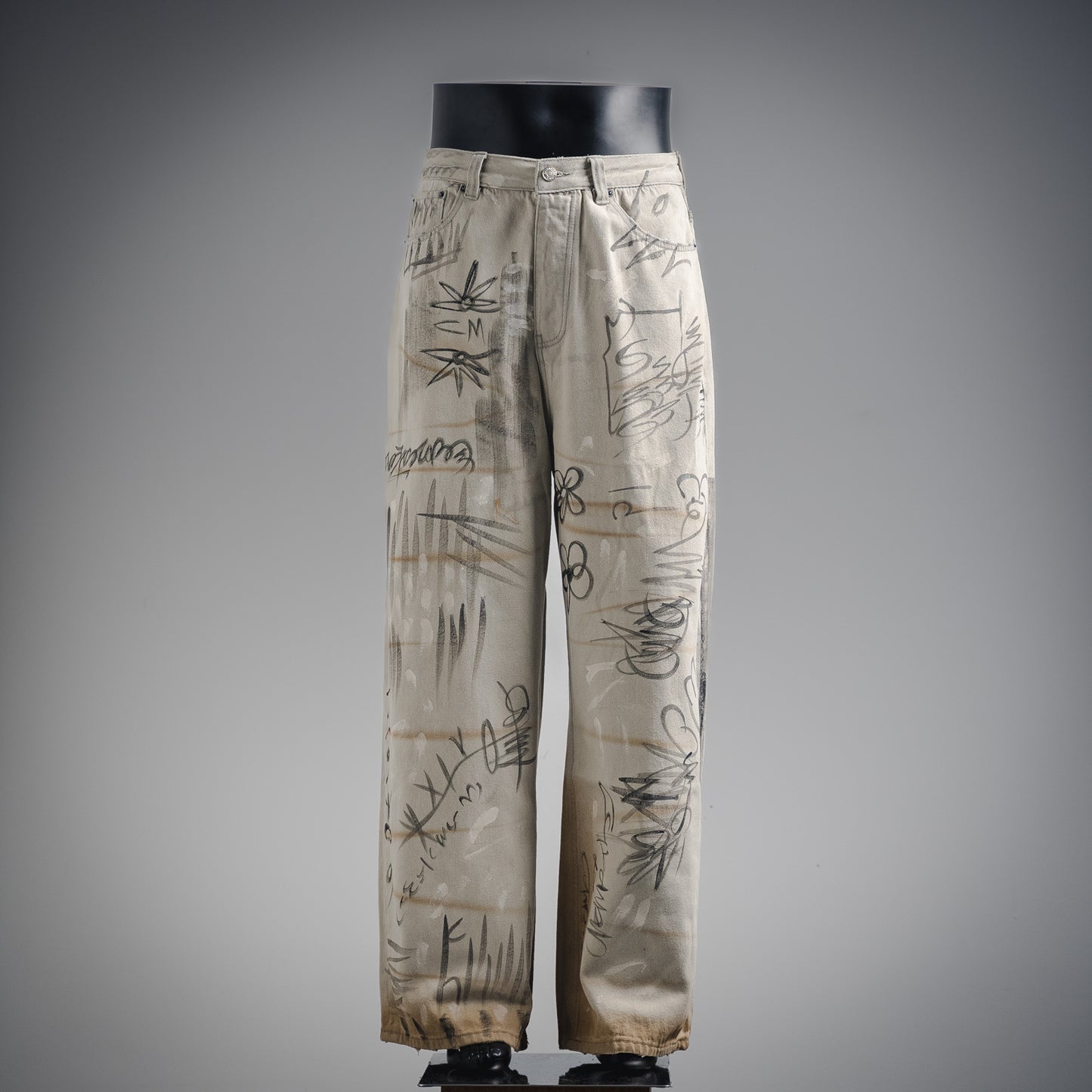 B 24FW catwalk style graffiti jeans