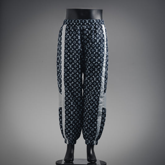 1V  all-over logo contrast track pants set